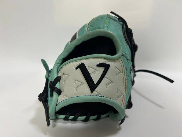 Vanquish mint/black stock glove