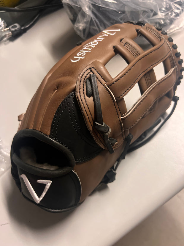 Vanquish brown  stock glove