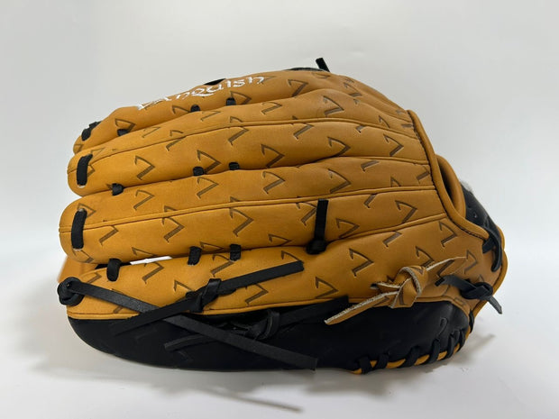 Vanquish tan/black stock glove