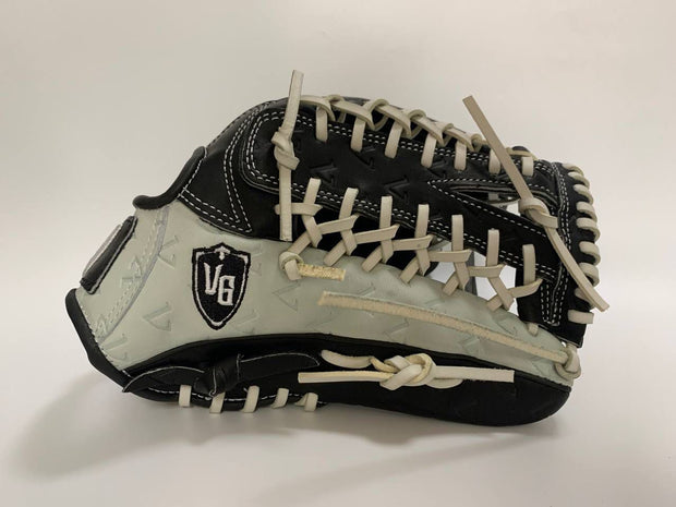 Vanquish white/black stock glove