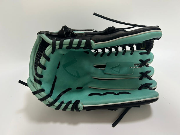 Vanquish mint/black stock glove